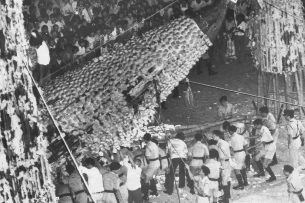 A bun tower collapses at the height of festivities in Cheung Chau. Photo: Handout