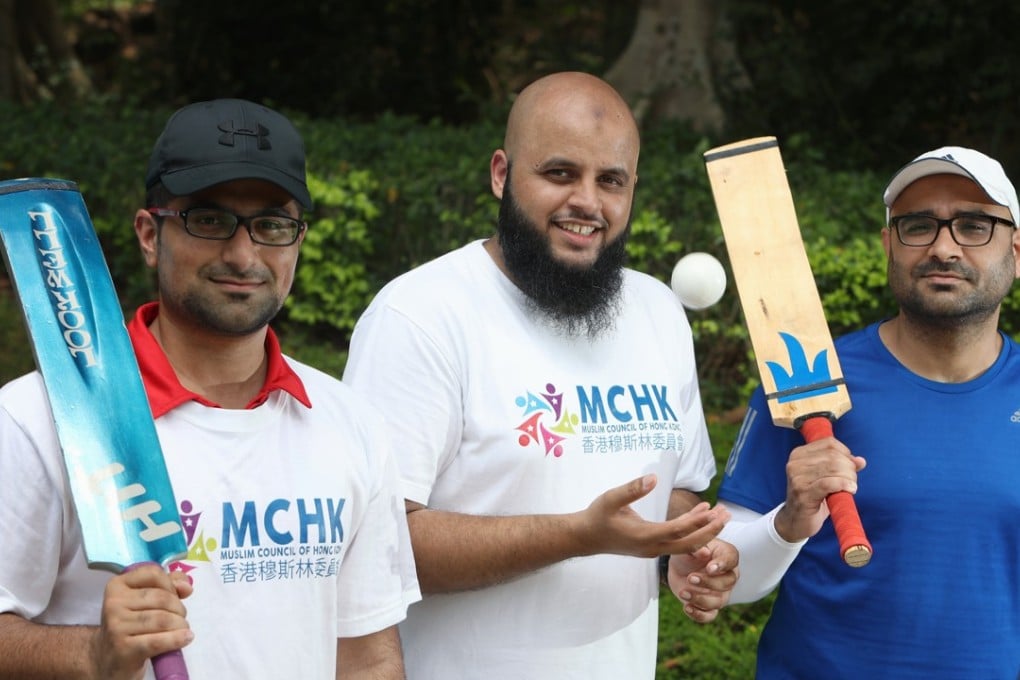 Razaq Ehtsham (left), Malik (centre), and Numan, get ready for a game of cricket at the Muslim Council of Hong Kong Youth Club. Photo: Winson Wong