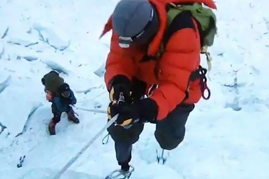 A photograph published on Xia Boyu's social media account of him climbing in icy conditions. Photo: Weibo