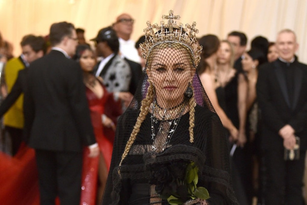 Madonna’s Rinaldy Yunardi-designed crown was on-point for the Met Gala’s heavenly theme.