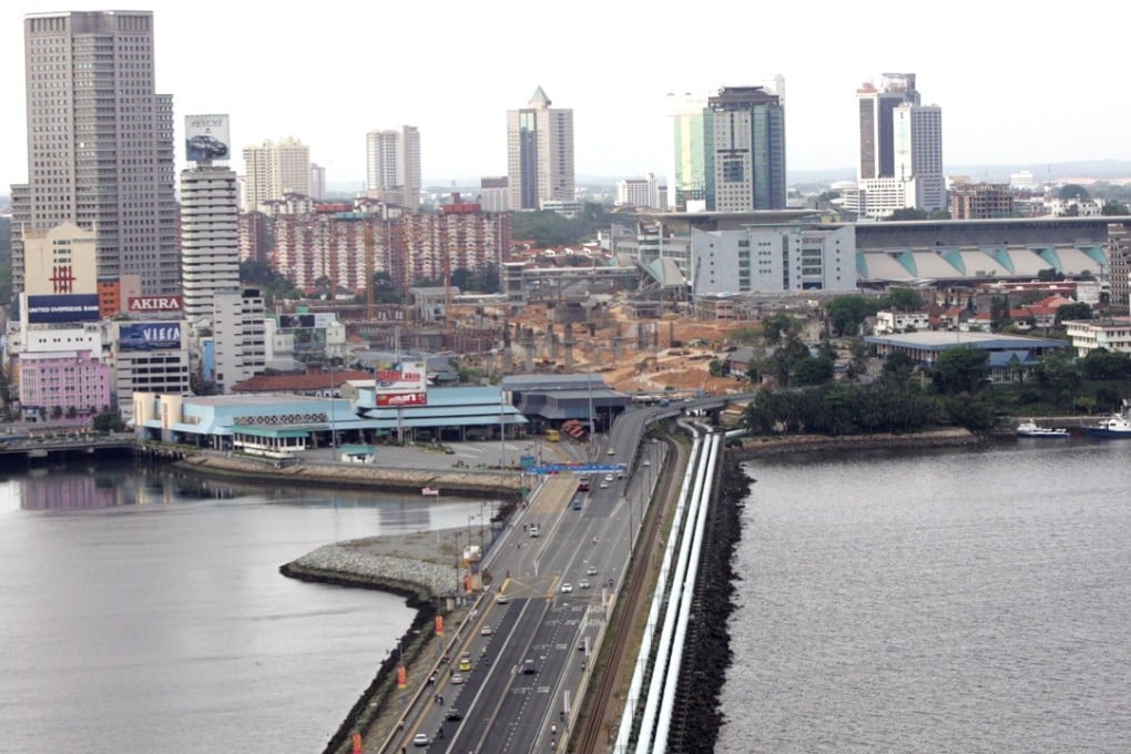 Will Mahathir Mohamad renew his push for a ‘crooked bridge’ bypassing the causeway that links Singapore and Malaysia now that he’s back in power? Photo: AFP