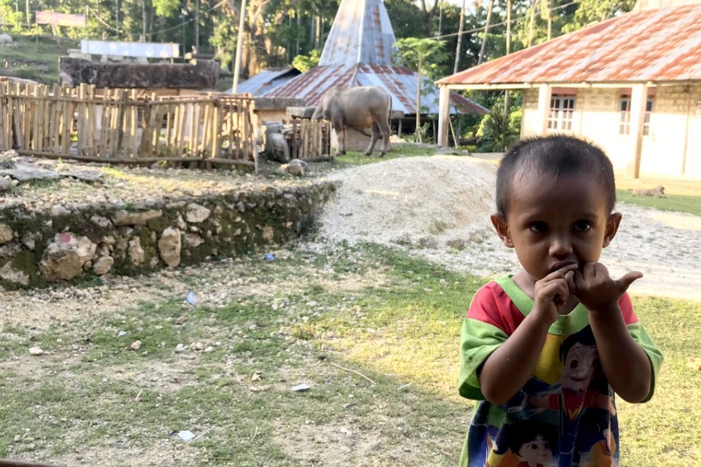 With only dangerous oil maps for illumination at night, children who live in Weepatando village in Southwest Sumba are finding it hard to excel due to poor lighting at their houses. Photo: Resty Woro Yuniar