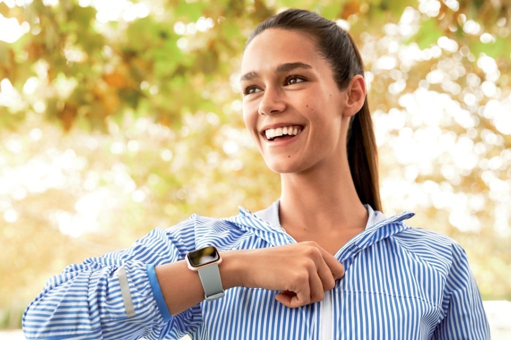 Fitbit Versa is an intuitive smartwatch with a number of health and fitness functions.