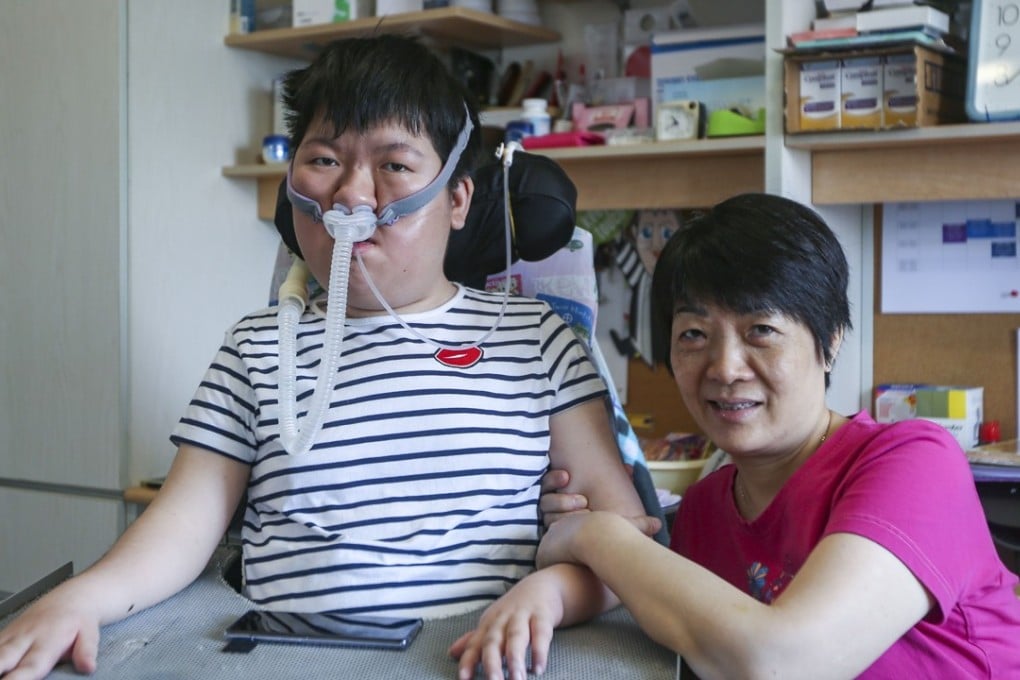 Spirit of Hong Kong nominee Josy Chow Pui-shan (left) with her mother. Photo: Xiaomei Chen