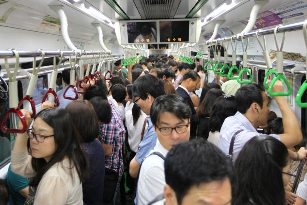 An app, named “Seoul Busan Subway,” is available to help foreigners navigate the metro rail network in South Korea’s capital and second largest city. Photo: Matt Douma/Los Angeles Times/MCT