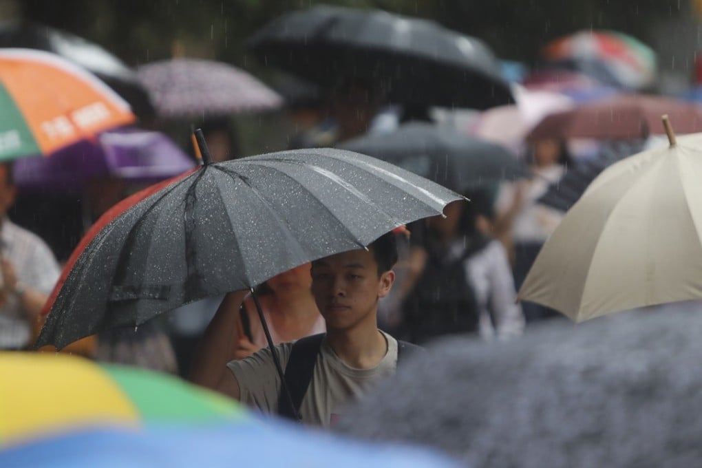 The thunderstorm warning has been extended. Photo: Winson Wong
