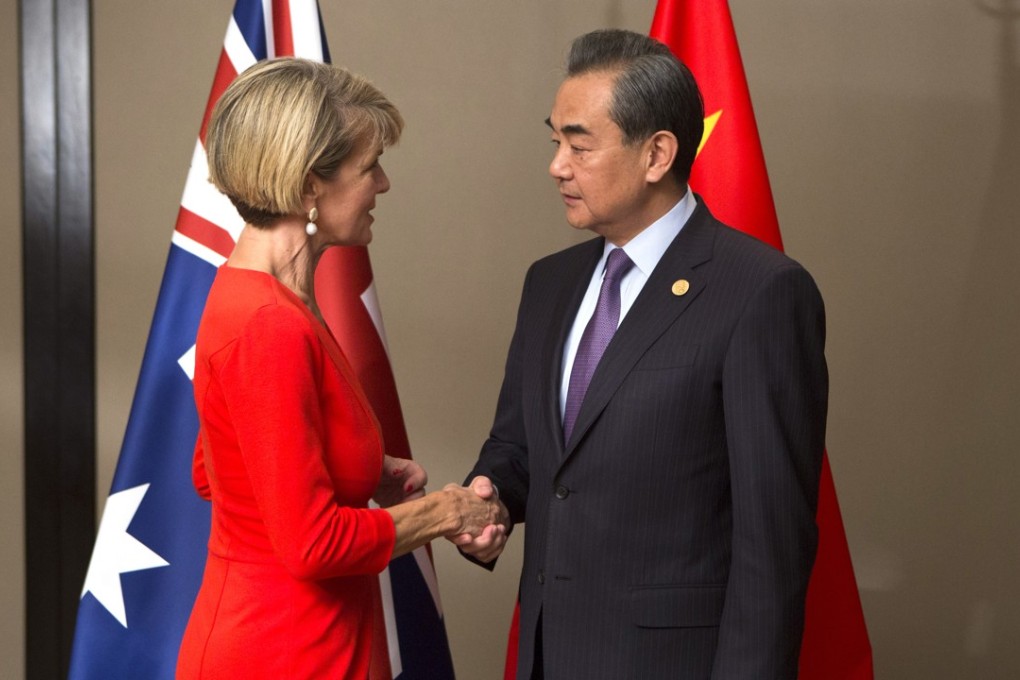 Chinese State Councilor and Foreign Minister Wang Yi meets Australian Foreign Minister Julie Bishop at her request in Buenos Aires, Argentina, on May 21 on the sidelines of the G20 foreign ministers' meeting. Photo: Xinhua