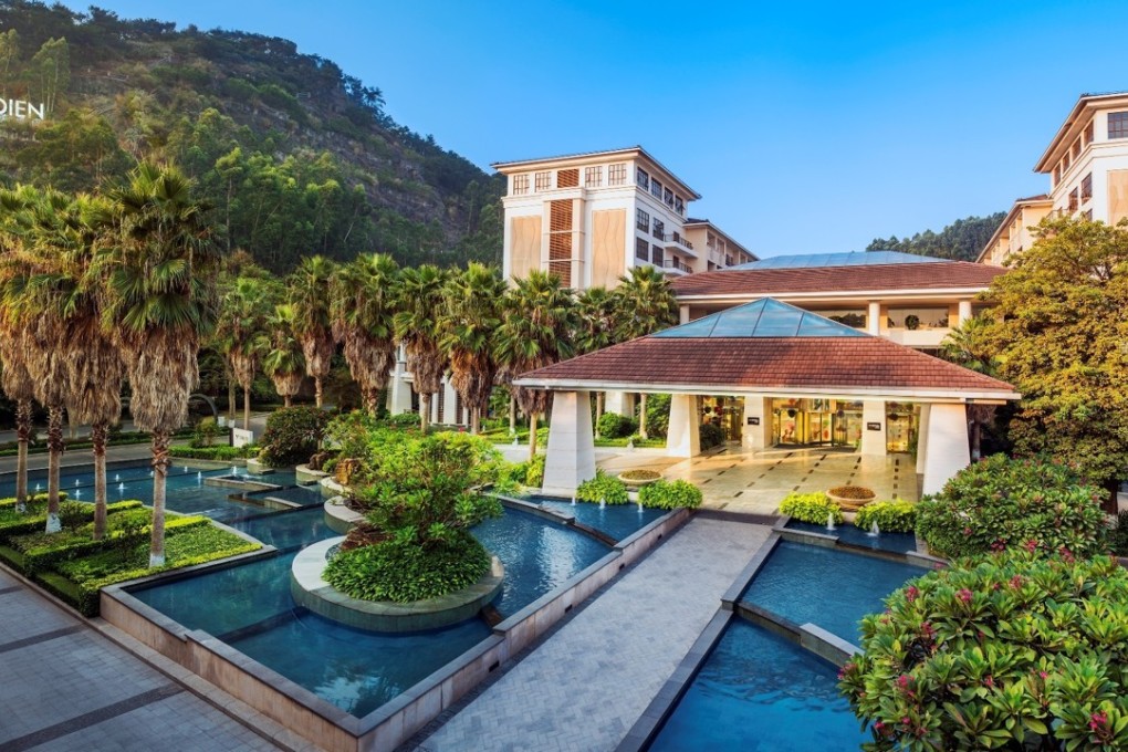 Situated near the airport, in the city centre, the upscale Le Meridien Xiamen is close to Xianyue Park, Cultural Art Center, and SM City Xiamen.