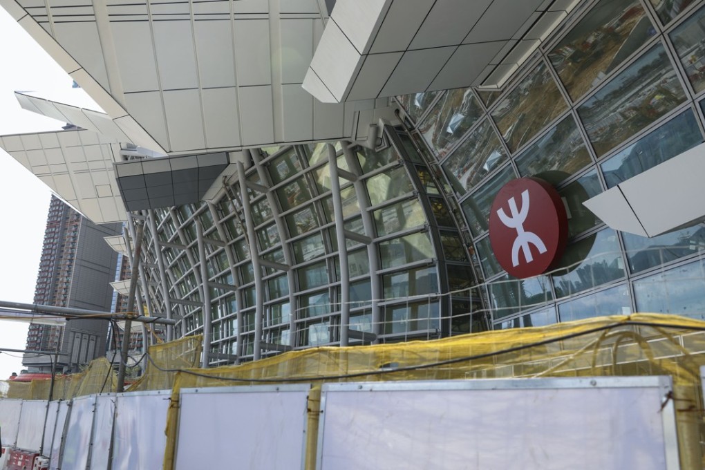 Disqualified legislator Sixtus Baggio Leung and his followers are preparing to launch a judicial review against the joint checkpoint arrangement. Photo: Sam Tsang