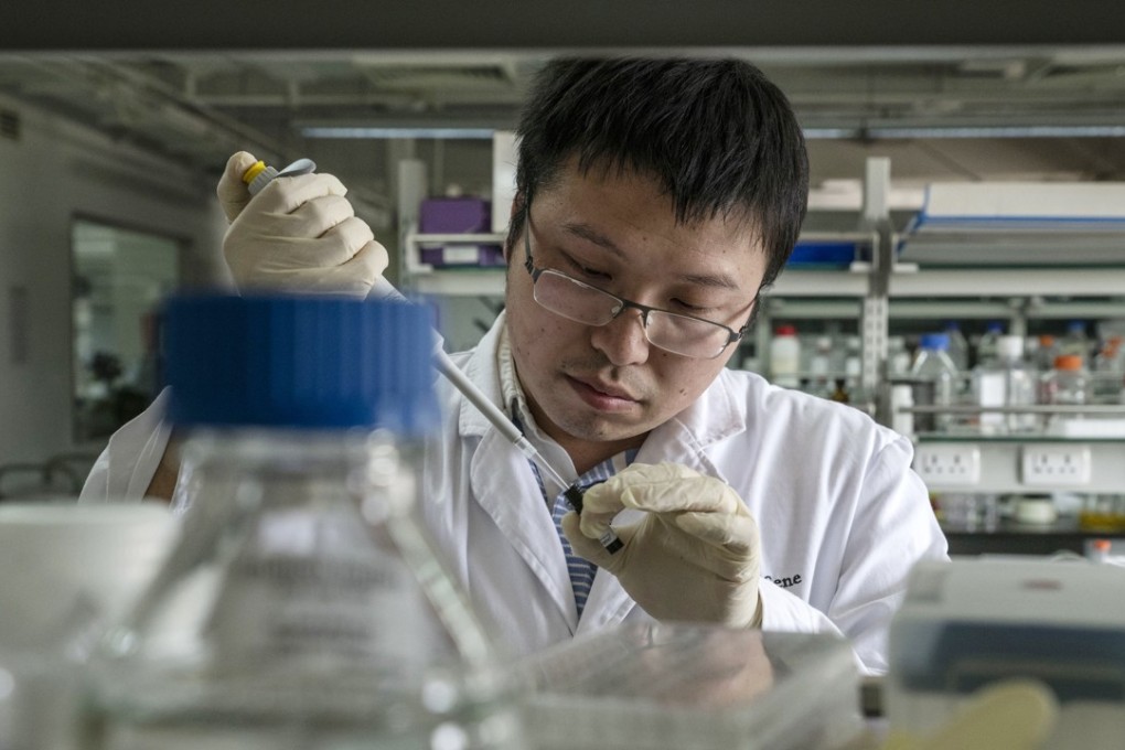Chinese scientists hoping to bag a prestigious award might soon have to compete with their foreign counterparts. Photo: Bloomberg