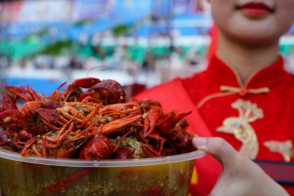 A trainload of crayfish was sent from China to Russia for World Cup fans to enjoy.