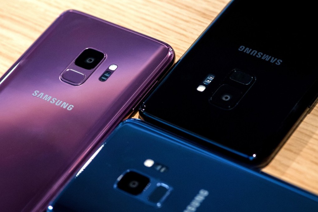 Galaxy S9 smartphones as they stand on display during a Samsung Electronics Co. 'Unpacked' launch. Photo: Bloomberg