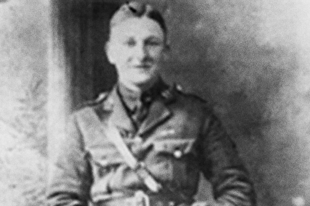 Poet Edmund Blunden served with the Royal Sussex Regiment during the first world war.