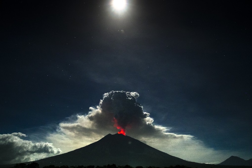Mount Agung volcano spews hot volcanic ash into the air on June 29, 2018. Photo: EPA