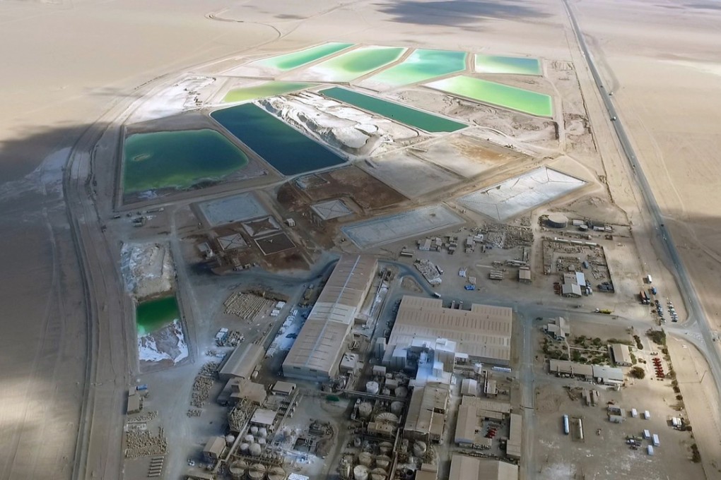A file picture of the Sociedad Química y Minera (SQM) lithium processing plant on the Del Carmen salt flats in the Atacama Desert in northern Chile on December 26, 2016. Photo: AFP