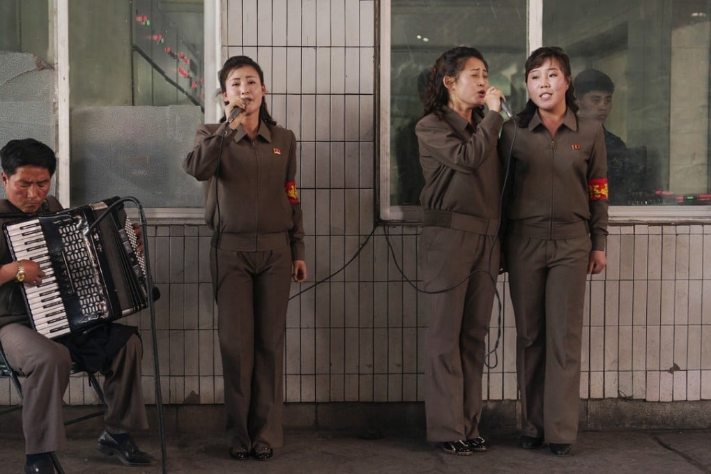 Accordionist and singers, Cholima Steelworks