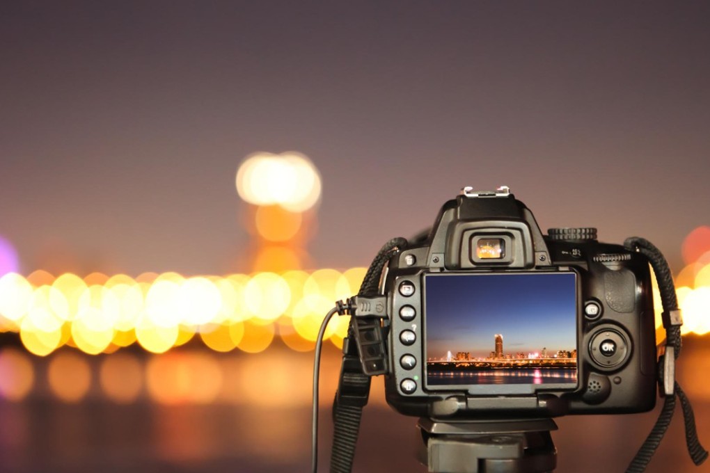 A DSLR camera gives the user creative control over their photography that smartphones cannot.