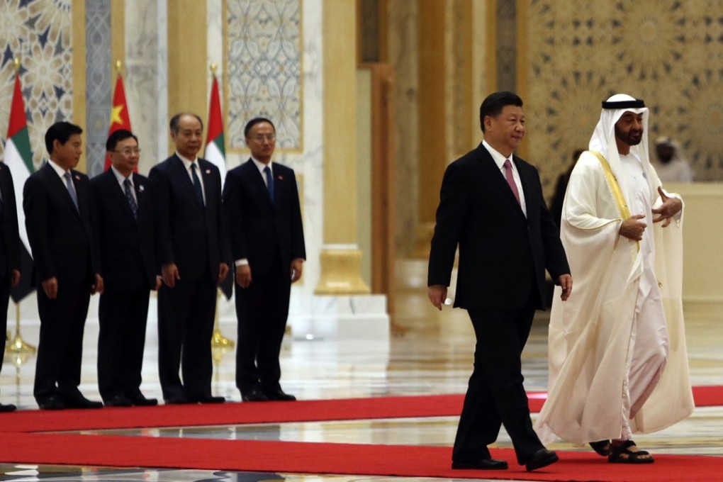 Chinese President Xi Jinping, walks with Sheikh Mohamed bin Zayed Al Nahyan, Crown Prince of Abu Dhabi at the Presidential Palace in Abu Dhabi, United Arab Emirates, on Friday. Photo: AP