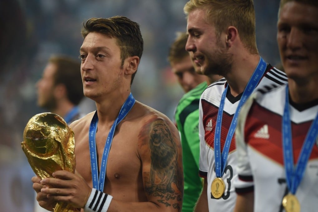 Mesut Özil Phù Thủy Kiến Tạo Một Thời – Huyền Thoại Kỹ Thuật Trong Đấu Trường Siêu Cấp