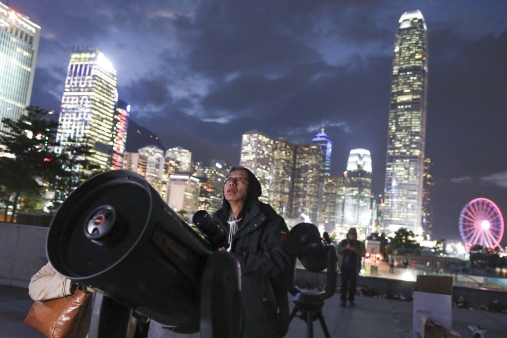 People watching the previous total lunar eclipse in Admiralty, Hong Kong, on January 31 this year. Photo: Sam Tsang