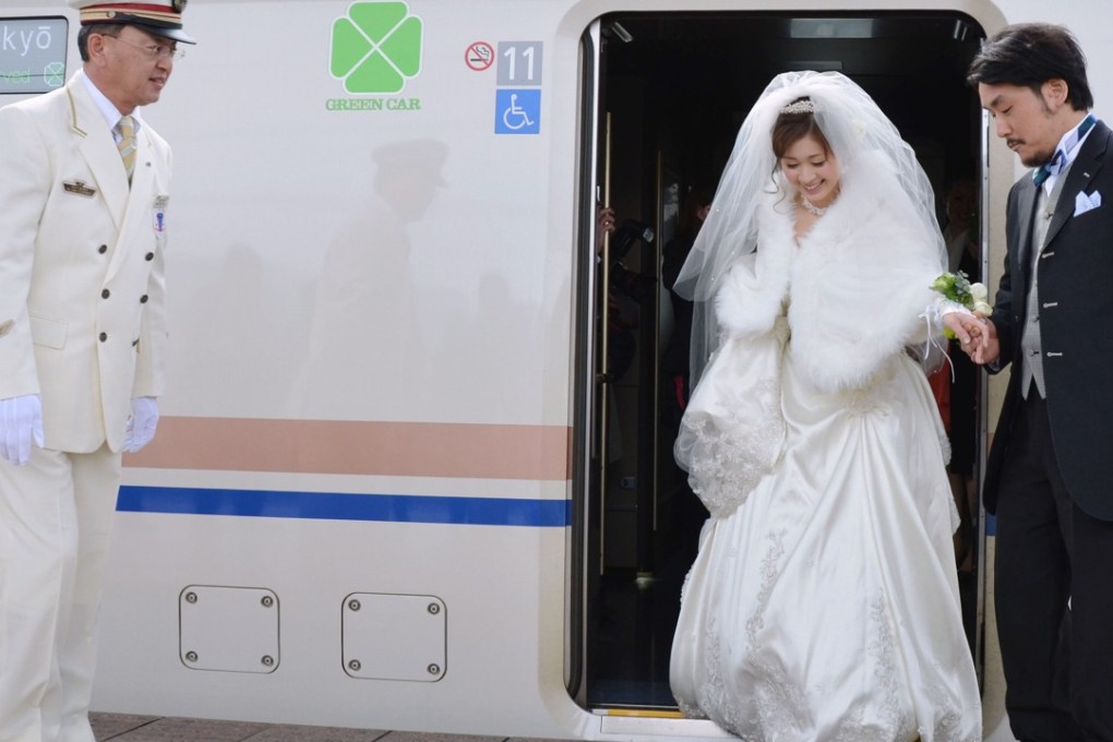 Do you want to commemorate your nuptials in a unique way? Now you can send a wedding plaque into space. Photo: Kyodo