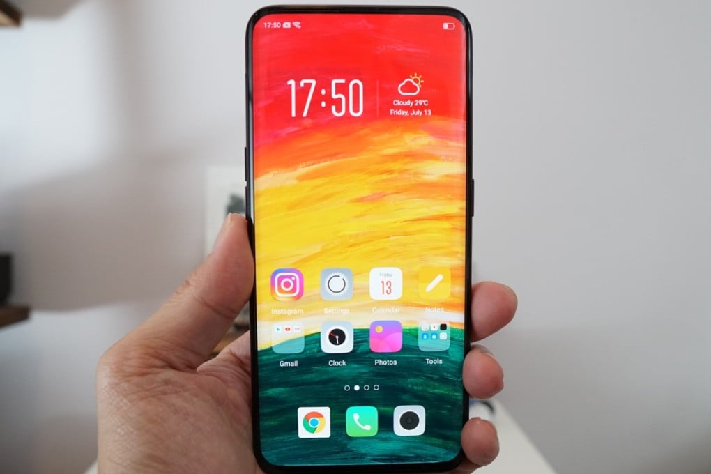 The Oppo Find X from the front, showing off the device’s 6.4-inch OLED panel and near bezel-less display. Photo: Ben Sin