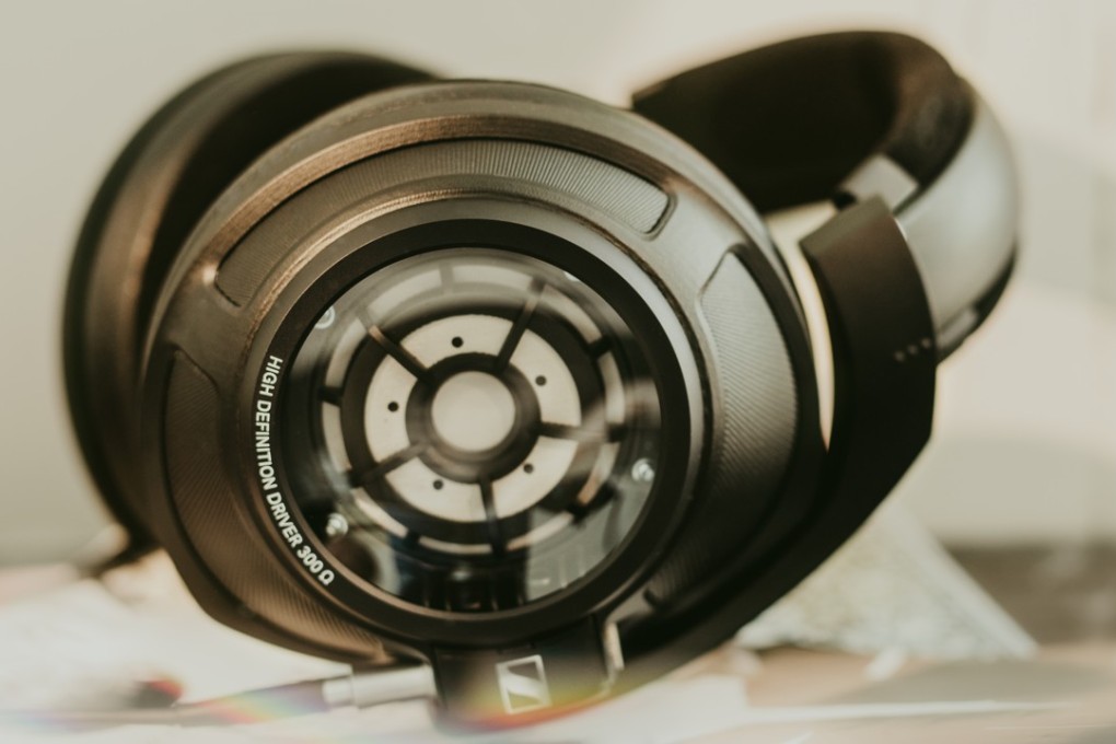 The new Sennheiser HD 820 is a ground-breaking headset designed for an listening experience unparalleled for closed-type headphones. Photo: Courtesy of Sennheiser