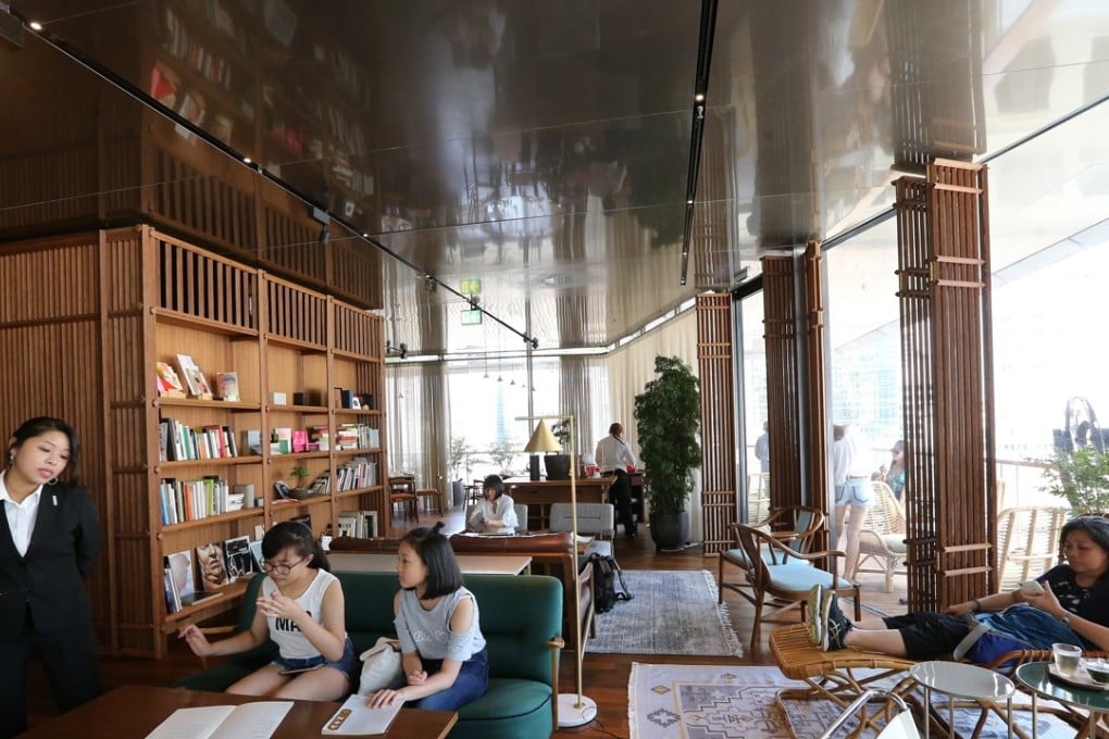 The library in the Old Bailey Restaurant is free for the public to use, without them having to buy anything. Photo: Dickson Lee
