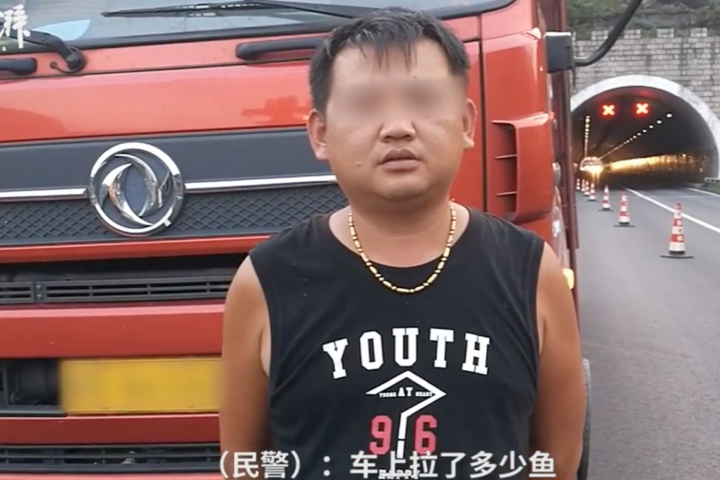 The fish trader on the road where the accident happened. Photo: The paper