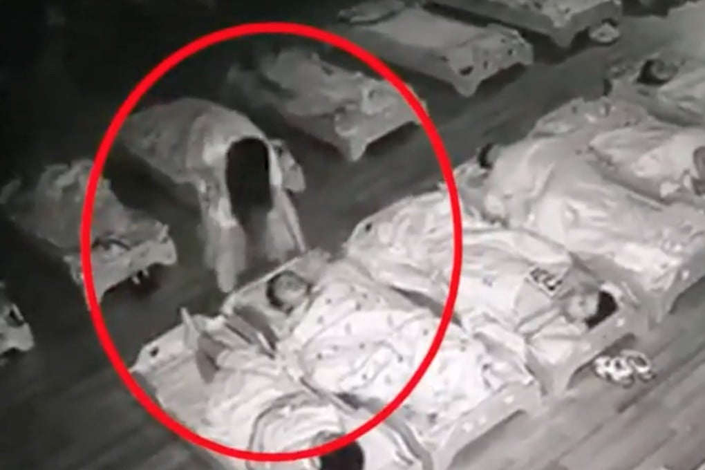 An investigation is under way into claims that a teacher at a kindergarten in southeast China stepped on the face of a child and assaulted two others. Photo: YouTube