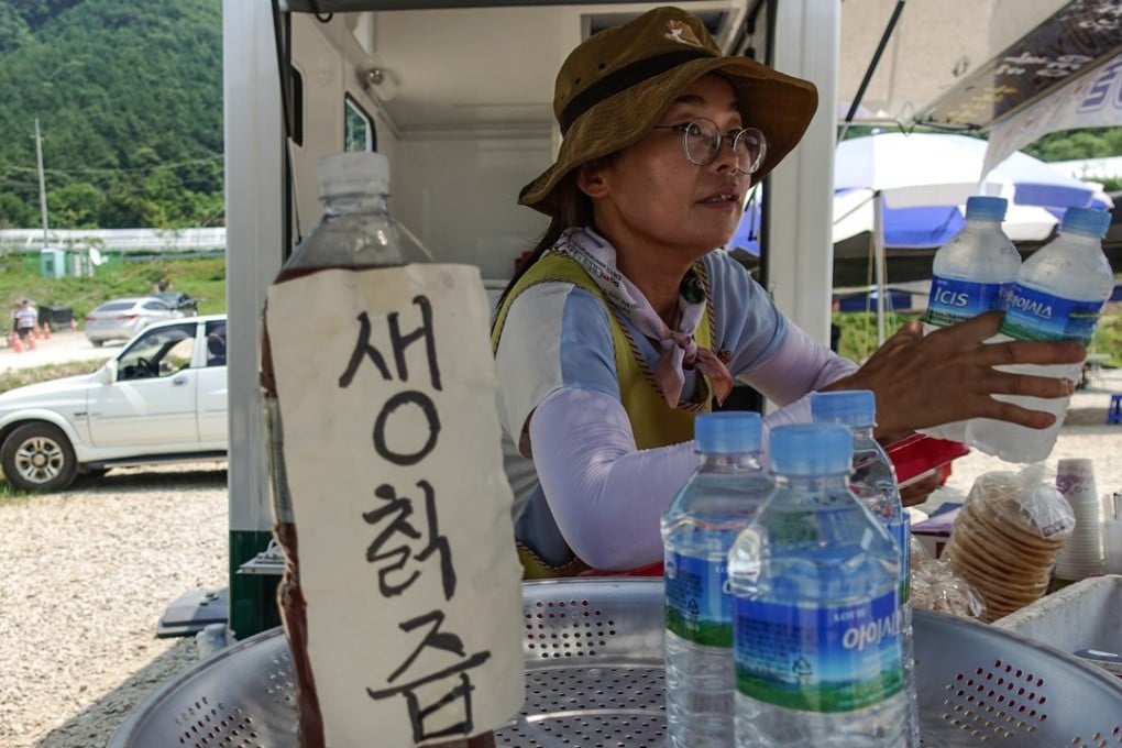A vendor in Pocheon-si, South Korea. Temperatures have reached 39.6 degrees Celsius during the heatwave. Photo: Xinhua