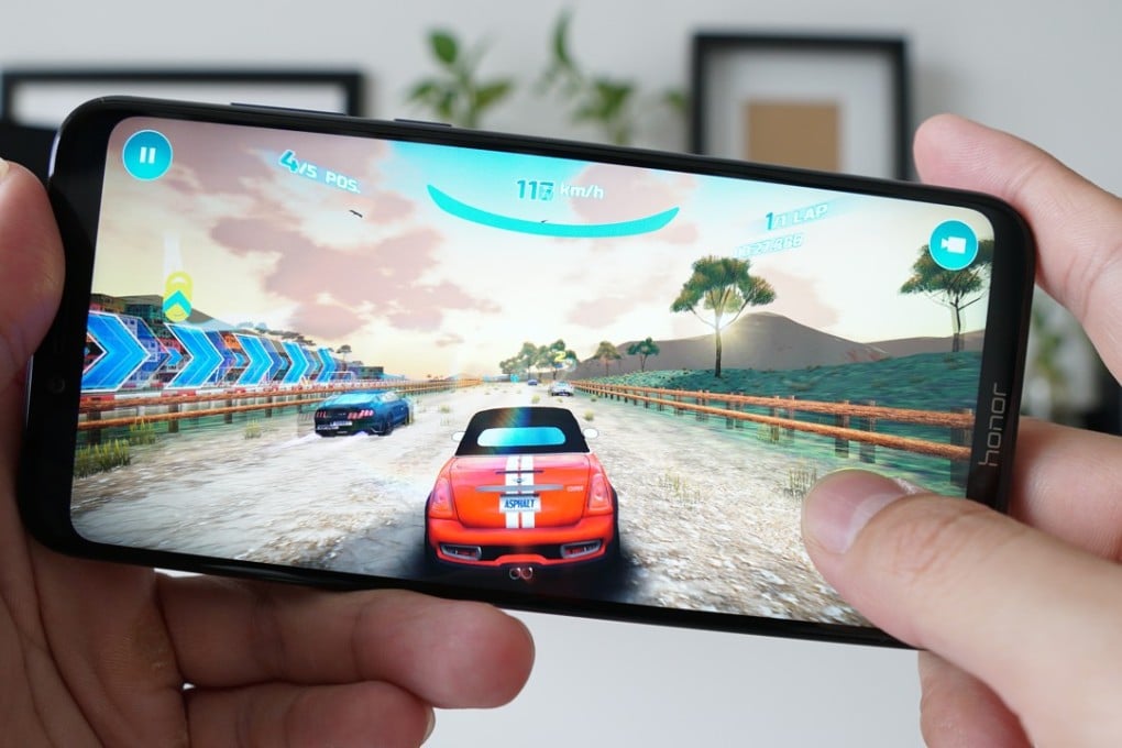 The graphically intensive mobile driving game Asphalt 9 runs very smoothly on the Honor Play. Photo: Ben Sin