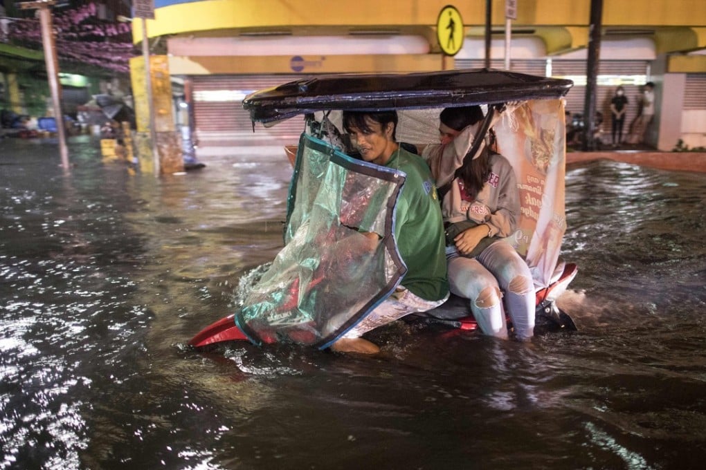 Tens of thousands flee as flooding swamps Philippine capital | South ...