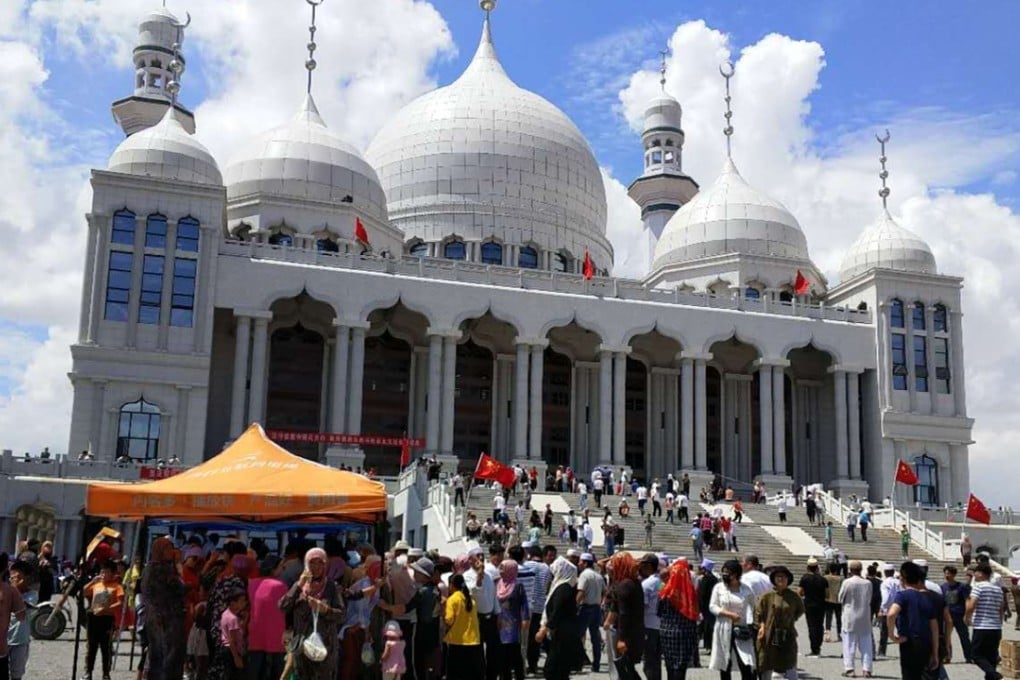 What sets the protest at the Weizhou Grand Mosque apart is that it reflects perceptions the government’s crackdown on Islam in Xinjiang, heartland of the mostly Muslim Uygur ethnic group, is spreading to Hui Muslim strongholds. Photo: Handout
