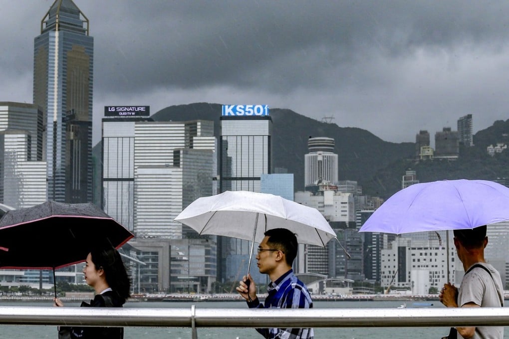 Experts say pollutants, not strong winds, are the hazard when a No 1 typhoon signal is in force. Photo: Dickson Lee