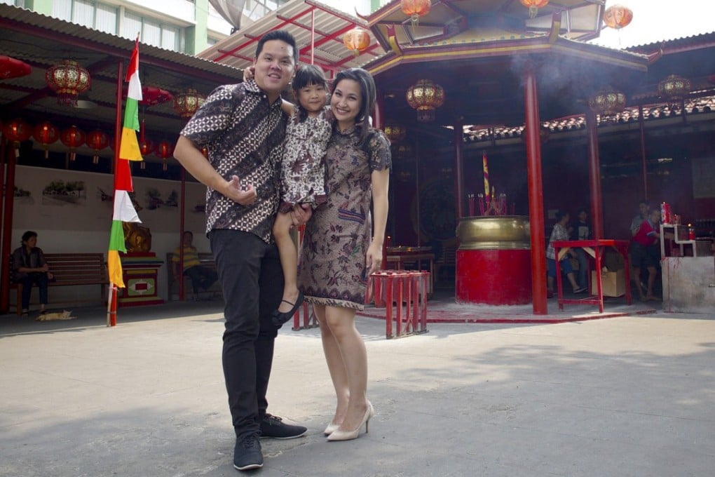 Kevin Mardhi and his wife, Martha Tanudjaya, with their five-year-old daughter Ziva in Jakarta. Mardhi speaks Bahasa Indonesia and English, while Tanudjaya also speaks Chinese. Ziva is learning Chinese and English. Photo: Andra Fembriarto