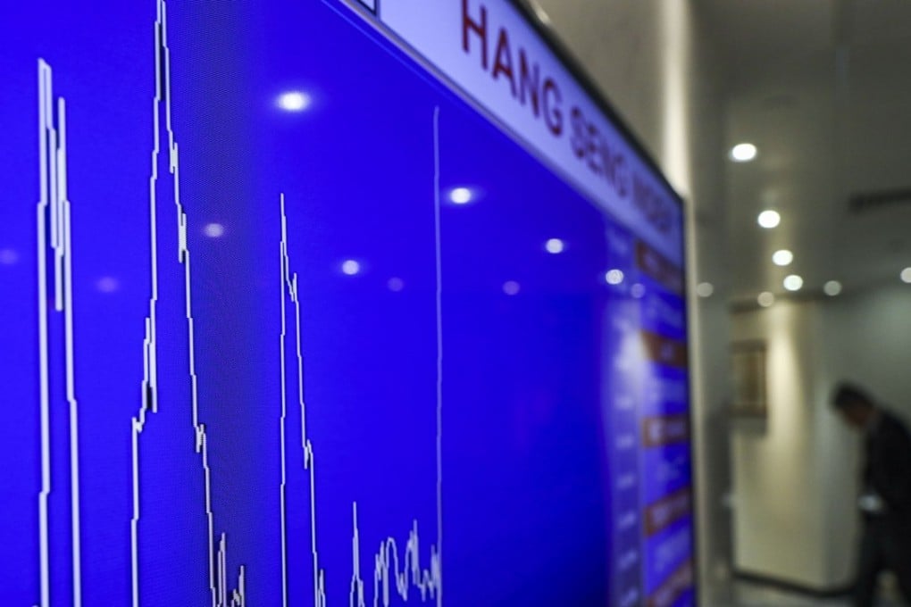 Hong Kong company directors stepped up buying of shares in their own firms as the market weakened./ Photo: Sam Tsang