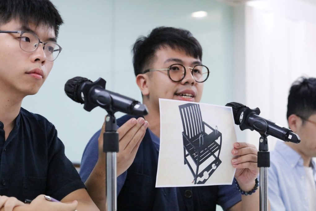 Ivan Lam Long-yin (centre), chairman of Demosisto, flanked by Joshua Wong, and former party chairman Nathan Law, discusses the alleged detentions of two party members on mainland China. Photo: Felix Wong