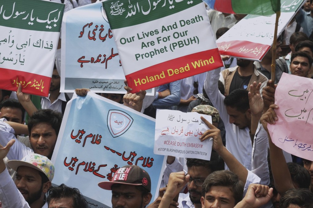 Anti-Netherlands protesters in Lahore, Pakistan on Wednesday, August 29, 2018. Photo: AP