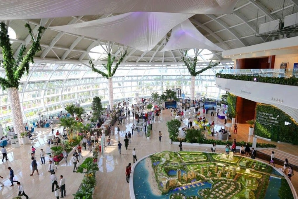 A big number of mainland Chinese buyers joined a three-day tour to Singapore and Malaysia to visit the Forest City project in Johor, the flagship Malaysian housing project by Country Garden Holdings. Photo: SCMP/Handout
