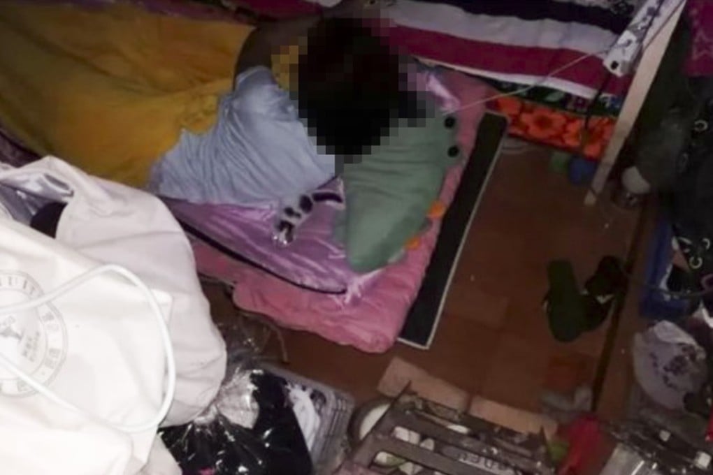 A family of four in eastern China expanded their tiny home in a bicycle garage by digging a 3-metre-deep cellar underneath it, to create an underground bedroom for a mother and her daughter. Photo: Sina.com.cn