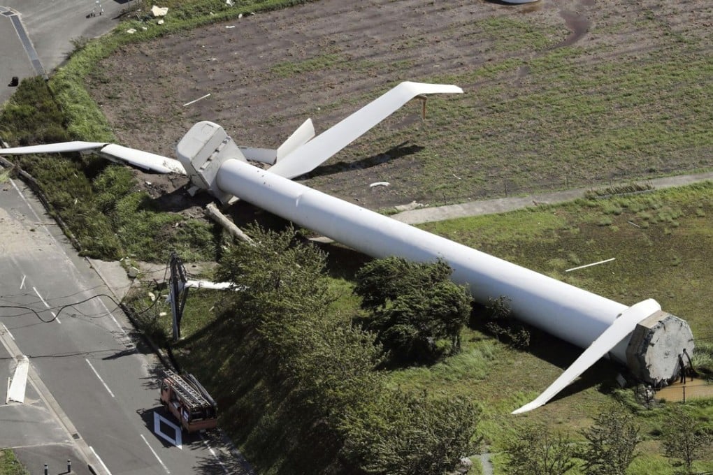 A fallen windmill at Hokudan Earthquake Memorial Park after Typhoon Cimarron hit Japan on August 24, 2018. Photo: AP