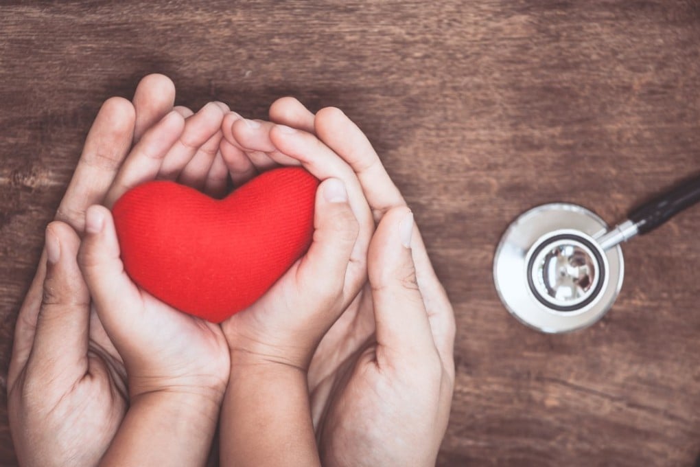 The American Psychological Association says patients who have come close to death during a heart attack should enlist the support of friends, family, and work colleagues.