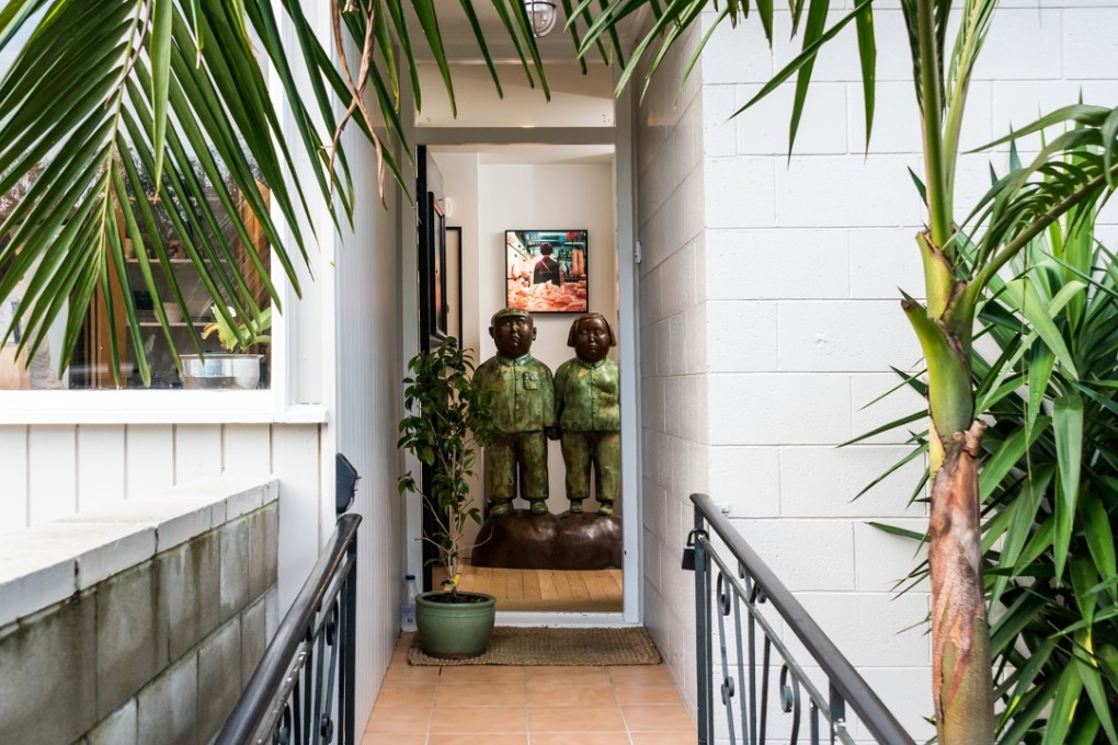 Art greets visitors to the Auckland home of Belinda Corder-Kruger as soon as they step foot through the door. Photography: Paul Ellis