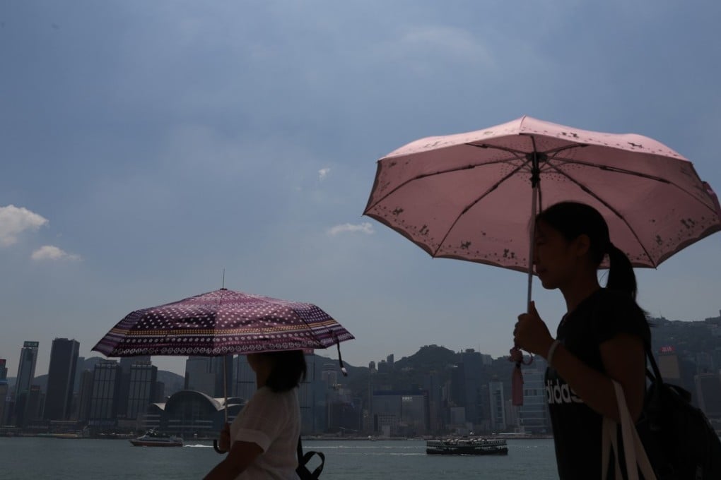 The hot conditions are brought about by subsiding air as Mangkhut hurtles towards Hong Kong. Photo: Winson Wong