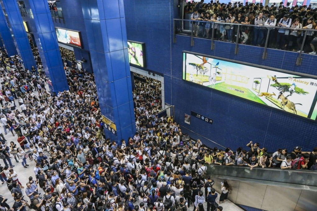 Commuters were stranded for hours at Tai Wai MTR station on Monday morning. Photo: Felix Wong