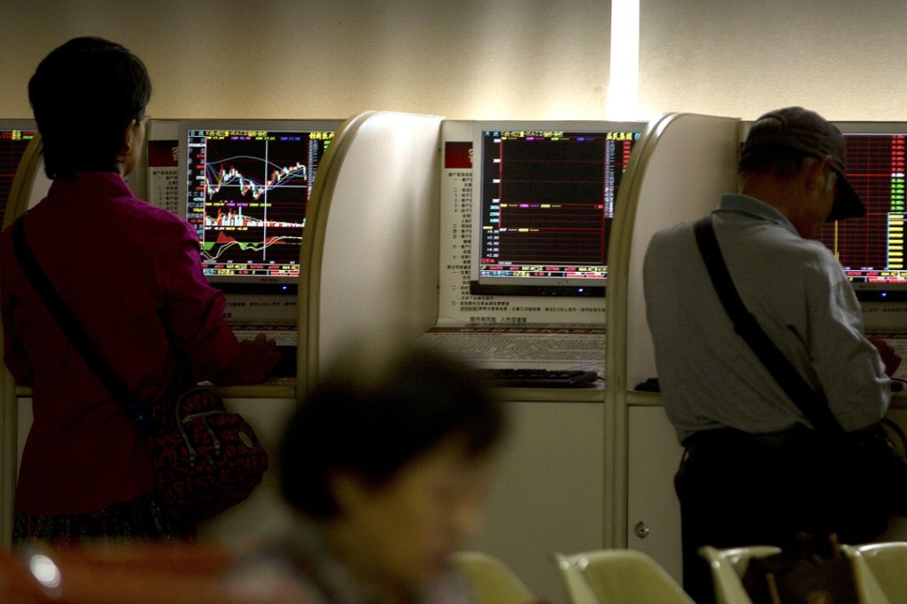 Mainland Chinese stocks were generally lower on Thursday, as investors assessed the outlook following gains earlier in the week that were driven by signs the government would roll out supportive fiscal and tax policies. Photo: AP