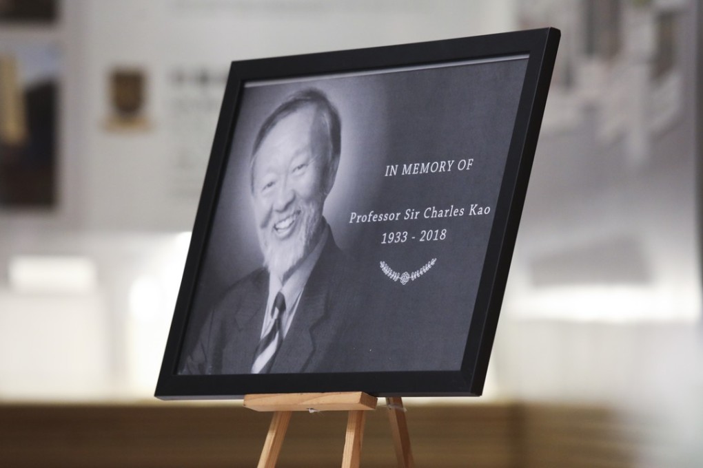 A memorial corner set up at Chinese University on Monday saw a constant flow of professors, students and other admirers come to leave their condolences. Photo: K.Y. Cheng