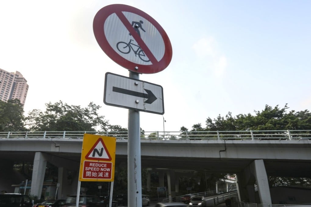 A no cycling sign on Kennedy Road in Central. Photo: Xiaomei Chen