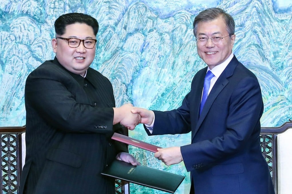 North Korean leader Kim Jong-un and South Korean President Moon Jae-in. Photo: Xinhua